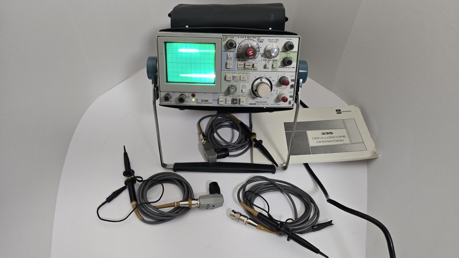 Sony Tektronix 335 Oscilloscope - Dual trace 35MHz small portable W/3 Probes