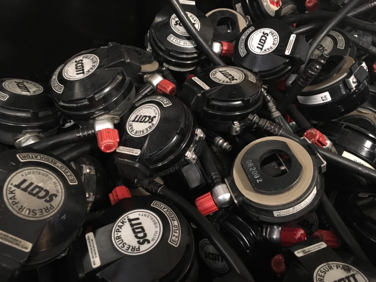 SCOTT E-Z FLO REGULATOR PRESUR-PAK EZFLO VIBRALERT 804370-02 SCBA QuikConnection