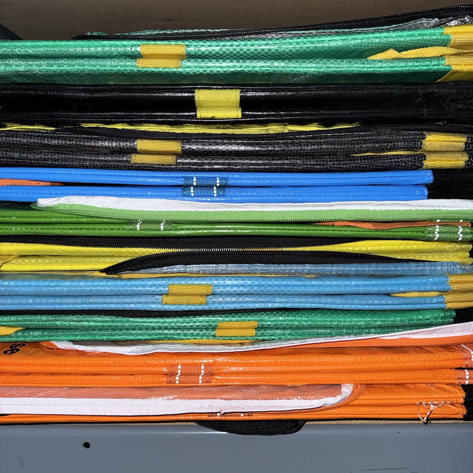 (2) AMAZON COURIER LARGE DELIVERY STORAGE BAGS 28x23x20 *2 TOTE LOTS* BUY BULK!