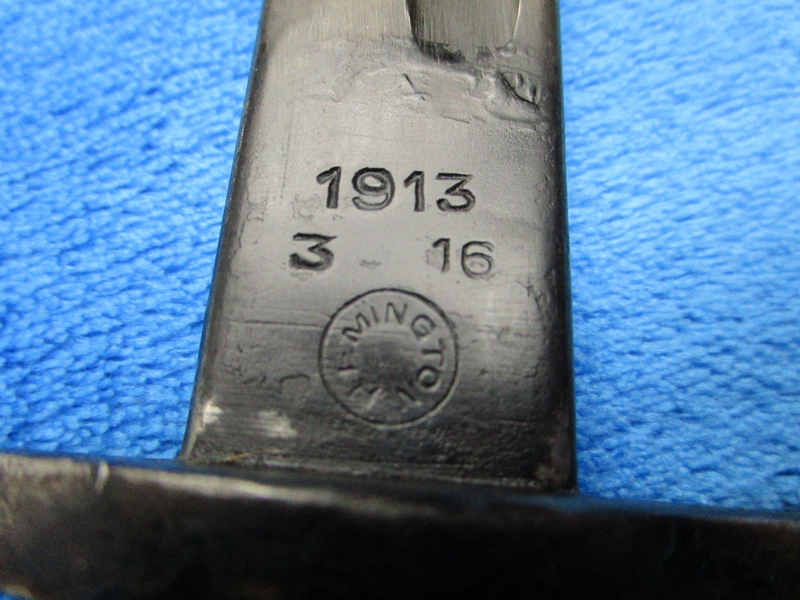 VINTAGE ORIGINAL US MADE BRITISH M1913 BAYONET AND SCABBARD MAKER REMINGTON 1917