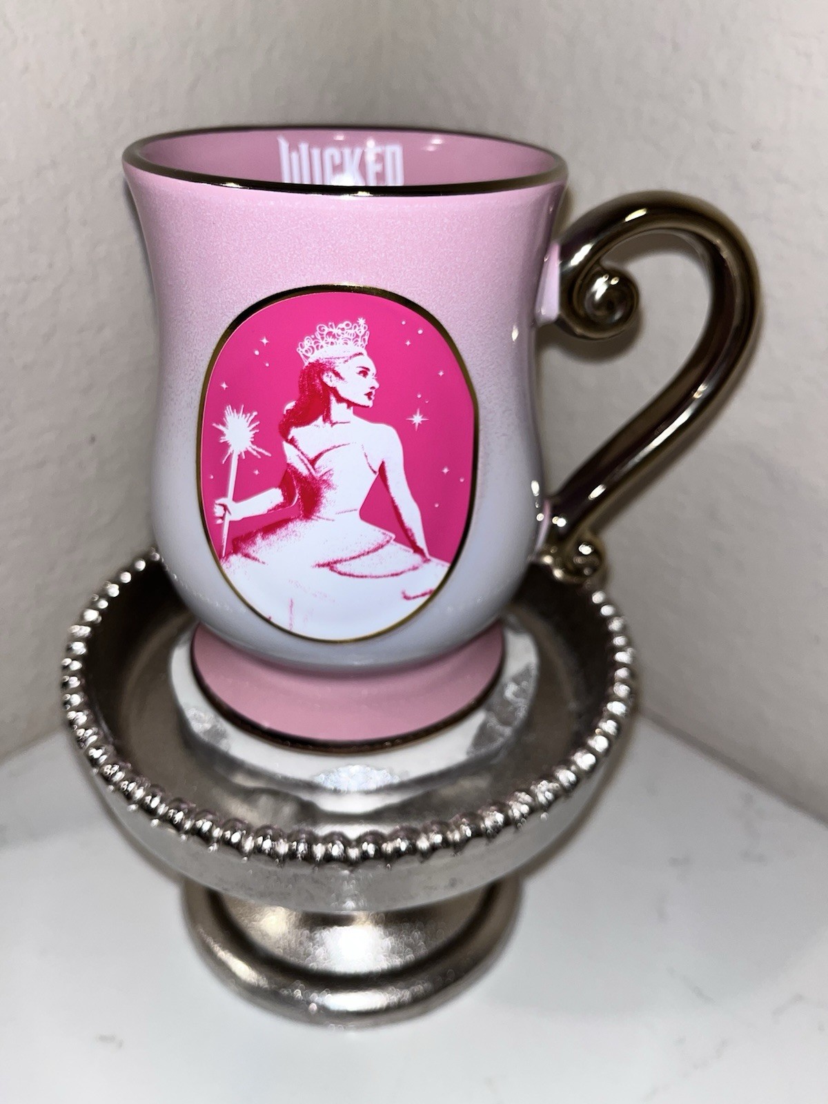 2-NWT Wicked Coffee/tea Green, Pink With Gold Handle Mug Set