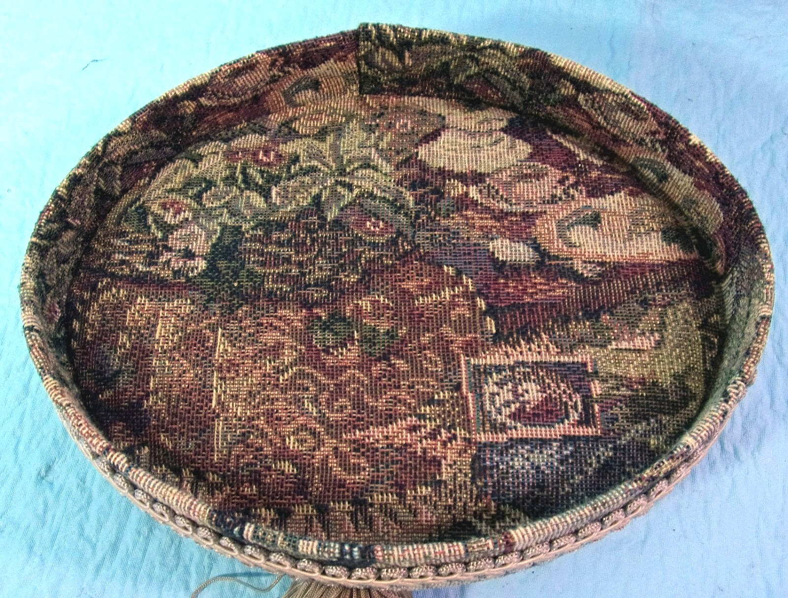 TAPESTRY CLOTH FABRIC COVERED OVAL STORAGE BOX w/PADDED LID & TASSEL