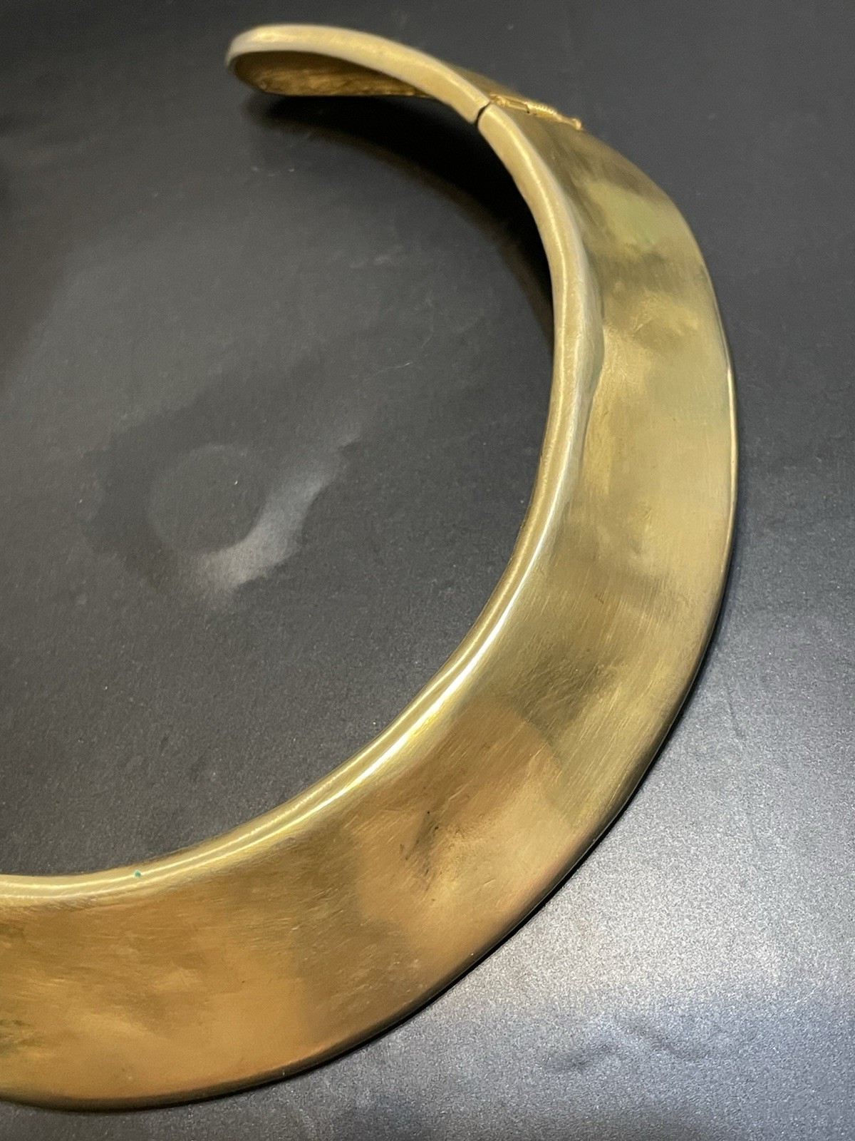 Vtg LES BERNARD Egyptian Revival Hammered Collar Gold Tone Necklace Broken Hinge