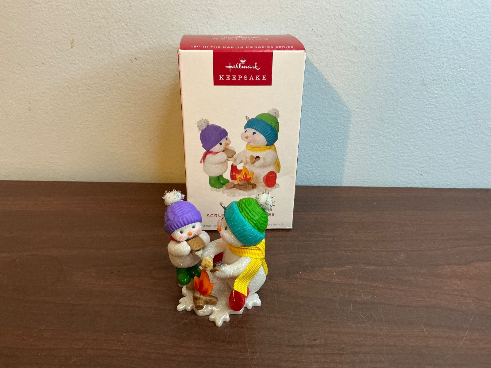 Hallmark Keepsake 2025 Scrumptious S'mores Making Memories Series Ornament