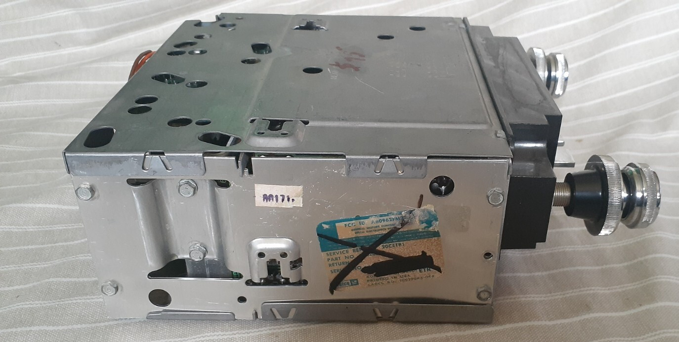 Vintage GM Cadillac Delco OEM AM/FM ETR Radio 20CETR1 16020870, Woodgrain Knobs