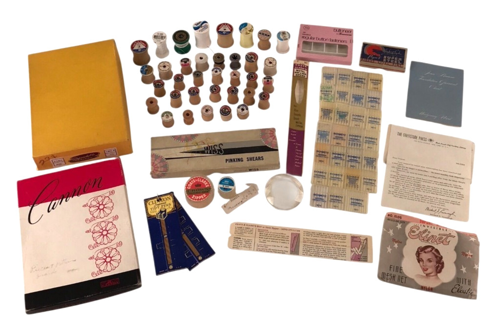 Sewing Packaging Lot Vintage 30 Wooden Thread Spools + Boxes Hosiery Needles