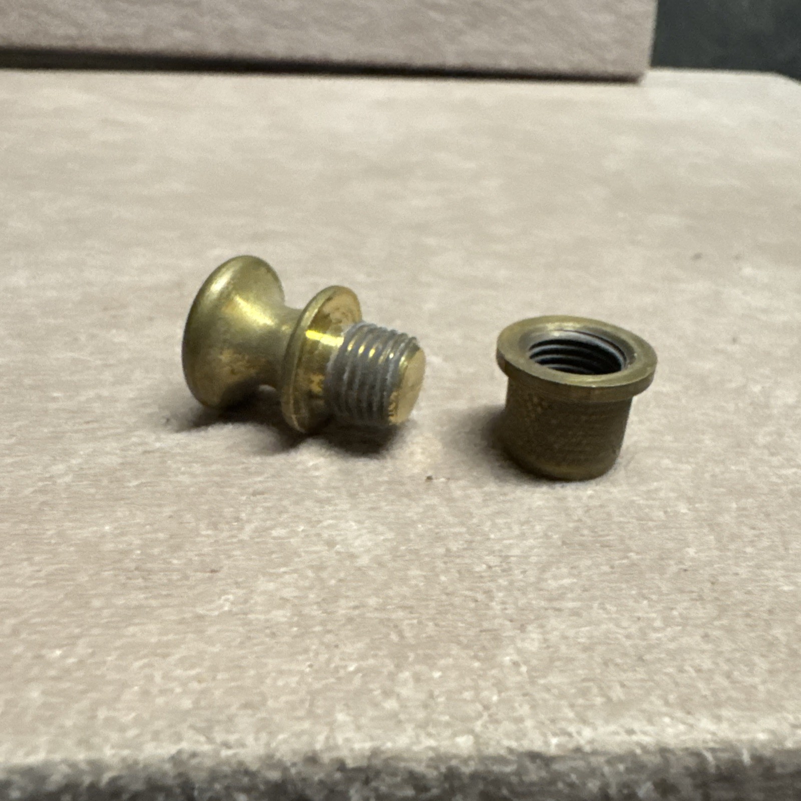 Treso Black Powder Horn Plug & Bushing  3/8-24 Knurled