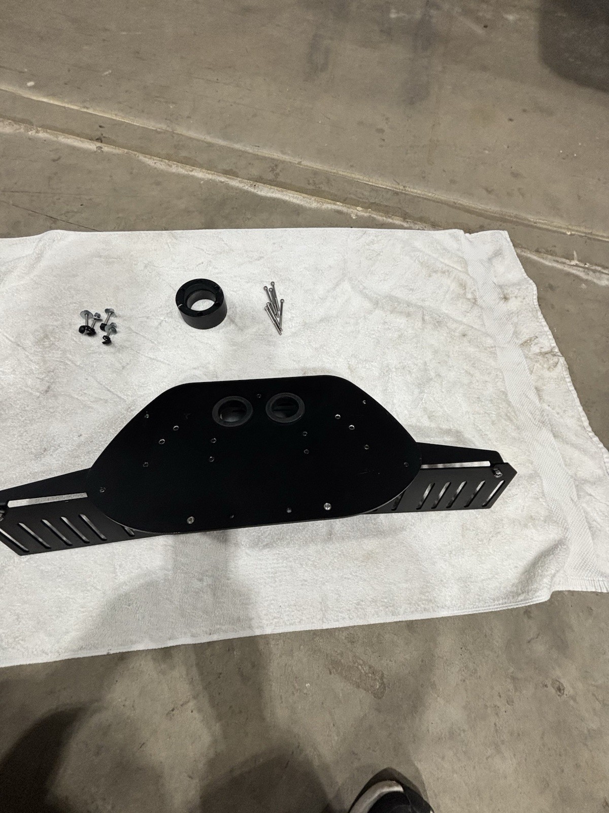 Bass Boat Technologies Mega Dual Graph Mount Ranger Boat