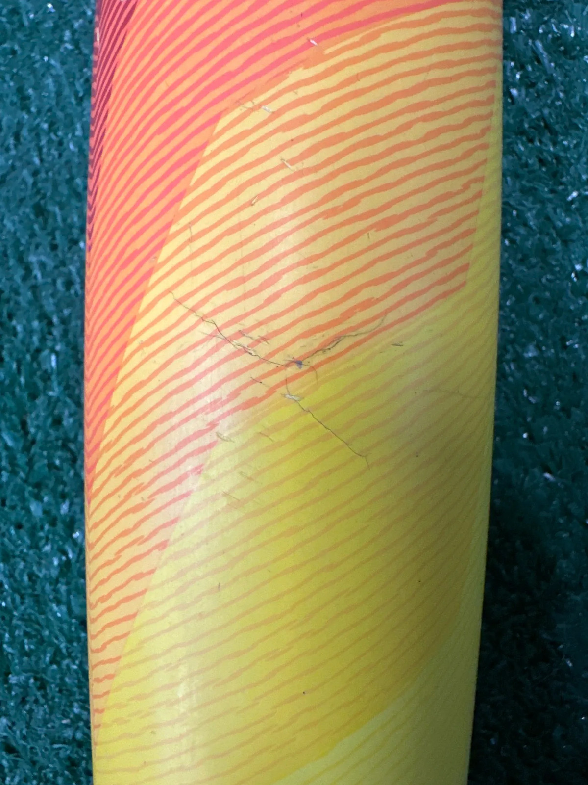 CRACKED – 2024 Easton Hype Fire Composite Bat – USSSA (-10) – 30" / 20 oz...