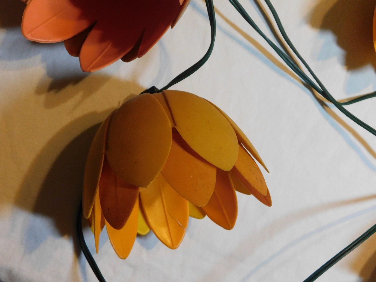 VTG NOMA BLOW MOLD TULIP TIKI OUTDOOR LIGHT STRING LIGHTS 14 ft CAMP PATIO RV