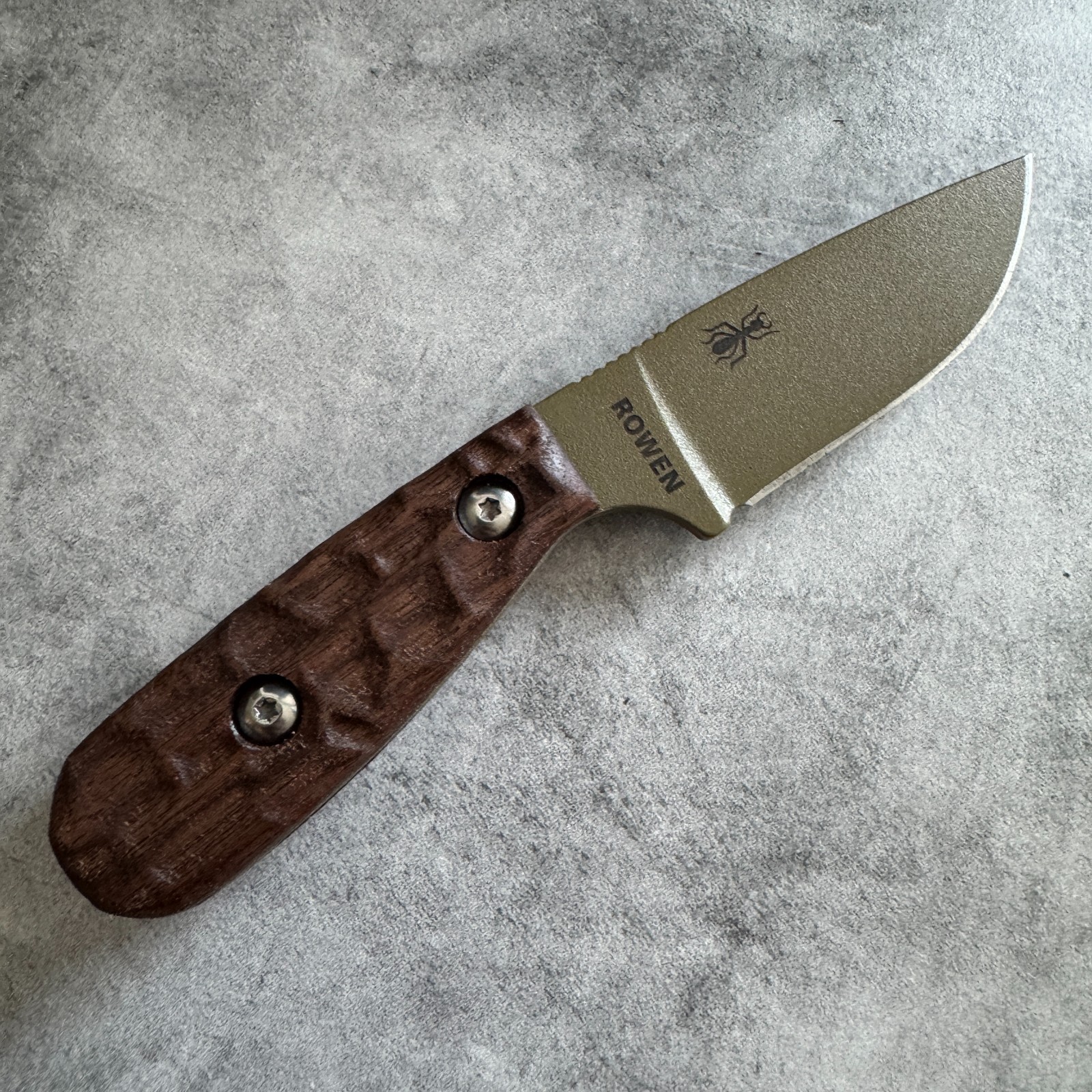 Royalcurl scales for ESEE Izula extended walnut (w/Hardware)