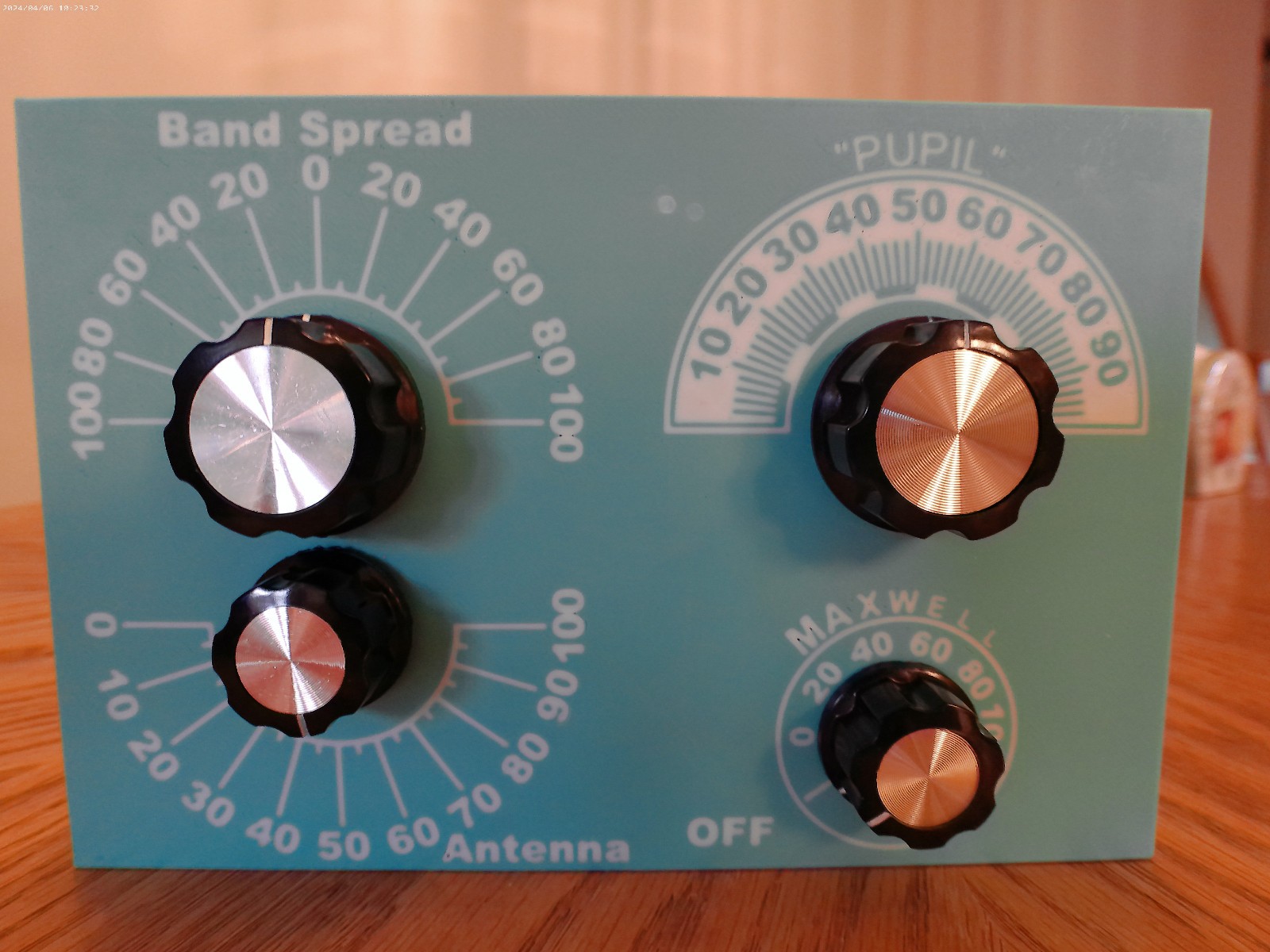 3S4 PENTODE REGENERATIVE RECEIVER 540 KHZ TO 17.0 MHZ W/PLUG-IN COILS