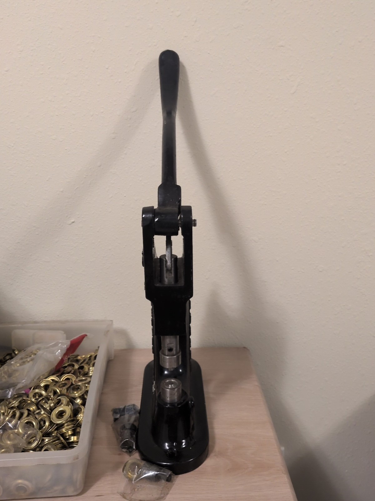 Stimpson 405 Grommet Press-with Gold Colored Grommets