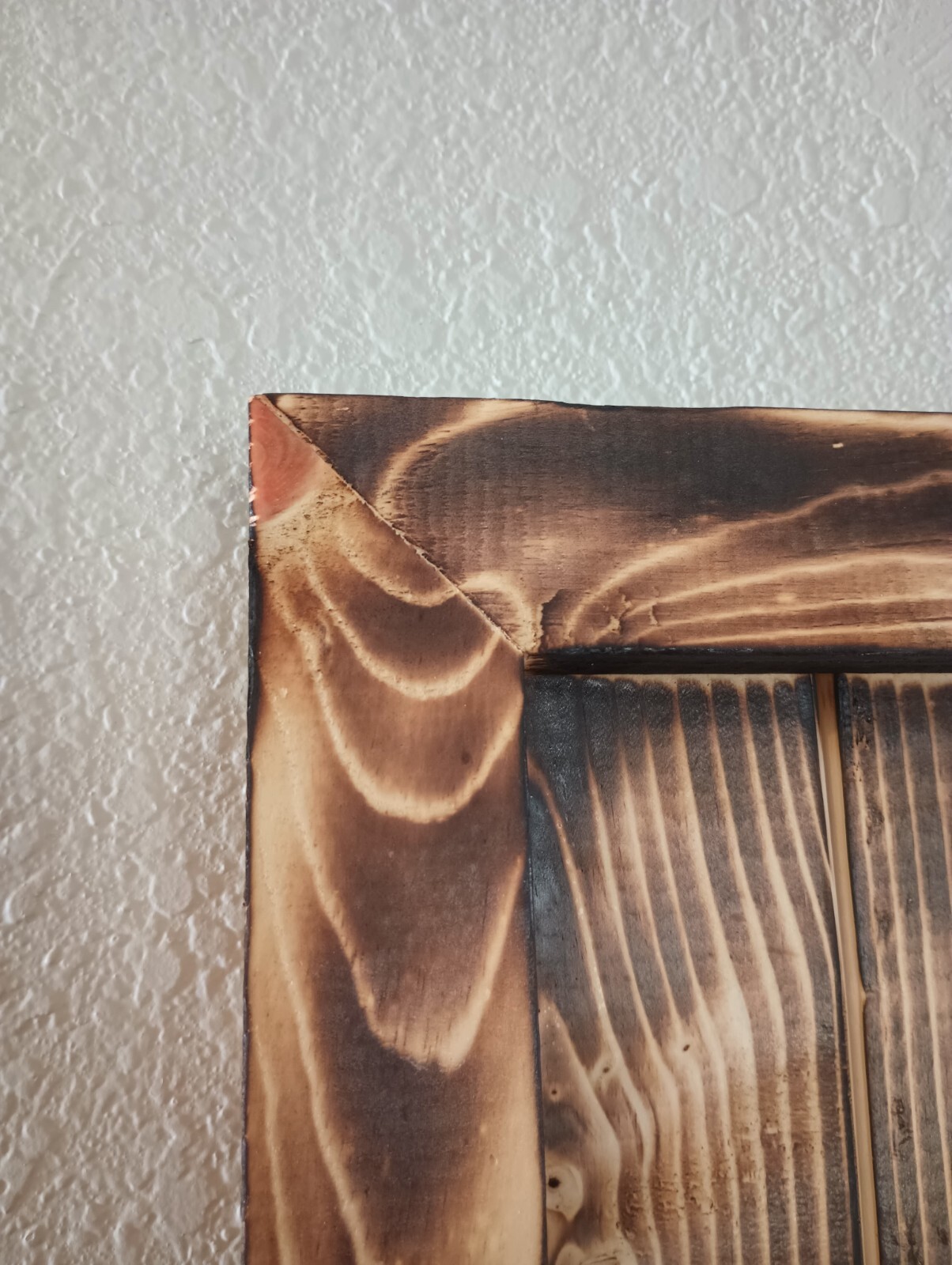 Rustic European Mount Plaque w/Hanger