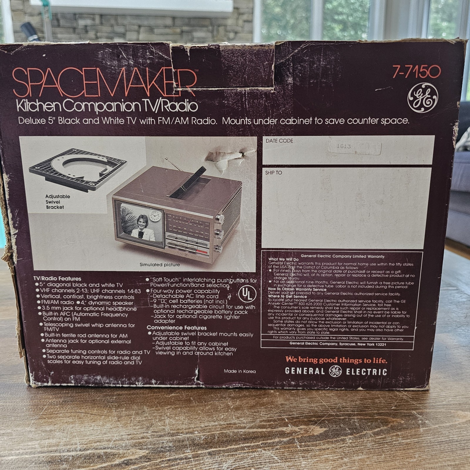 Spacemaker Kitchen Companion GE TV/Radio 5” B&W FM/AM 7-7150 Original Box Clean