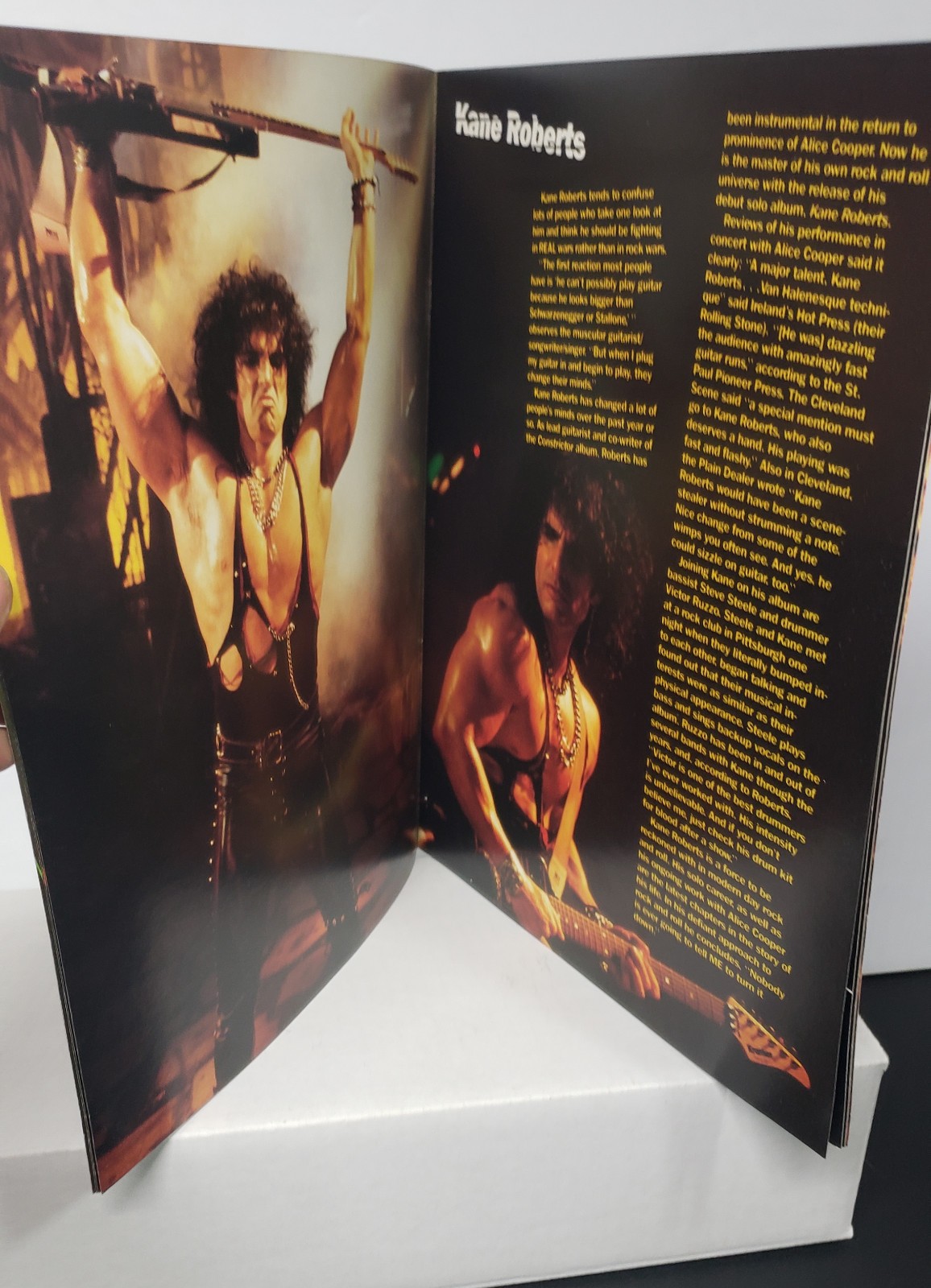 Alice Cooper Vintage 1987 Raise Your Fist and Yell Concert Tour Program Nice!