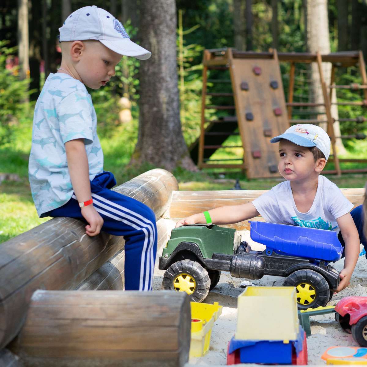 100Pcs Paper Wristbands for Events Neon Color Wrist Bands Concert Multicolor USA