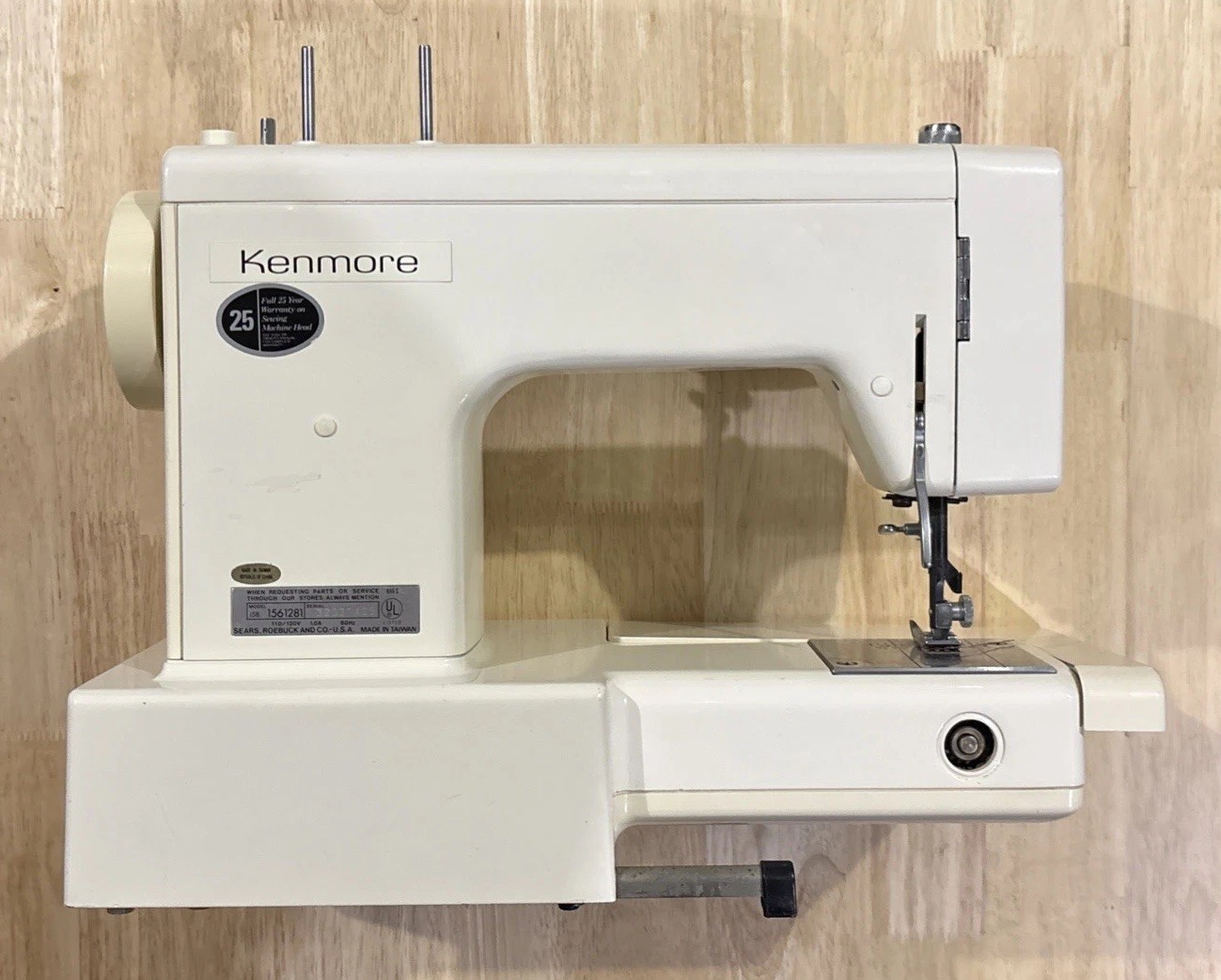Kenmore Ultra Stitch 12 Sewing Machine Model 158 1561281 Working