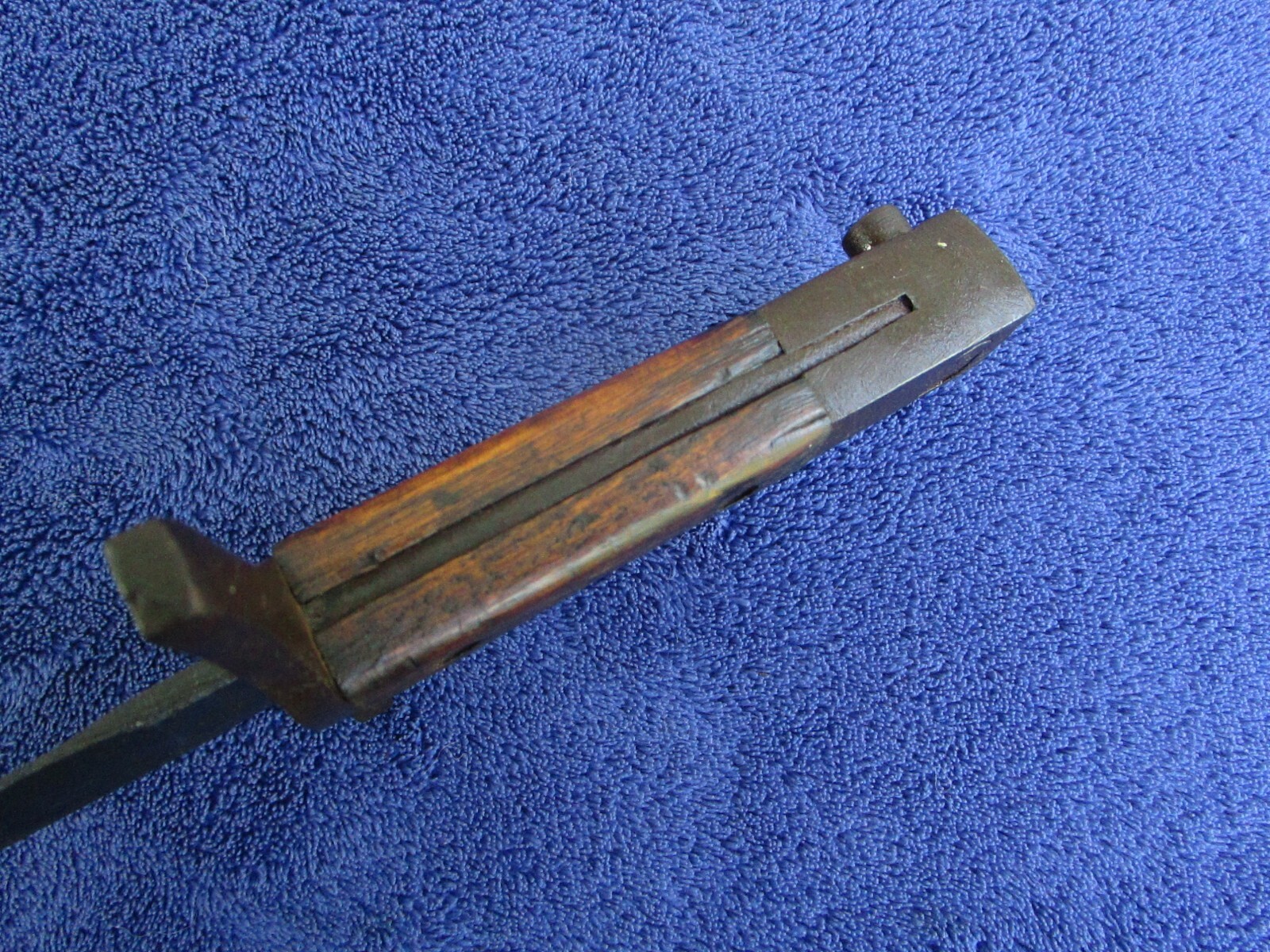 ORIGINAL LATE WW2 JAPANESE TYPE 30 ARISAKA BAYONET AND SCABBARD MAKER JINSEN