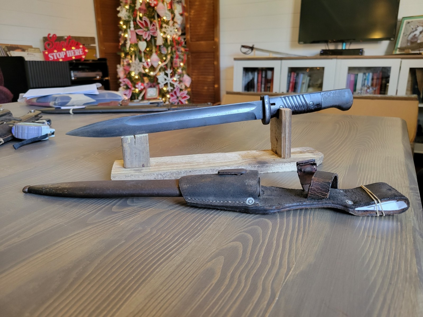 OUTSTANDING WWII German K98 Bayonet w/Matching Numbers & Frog