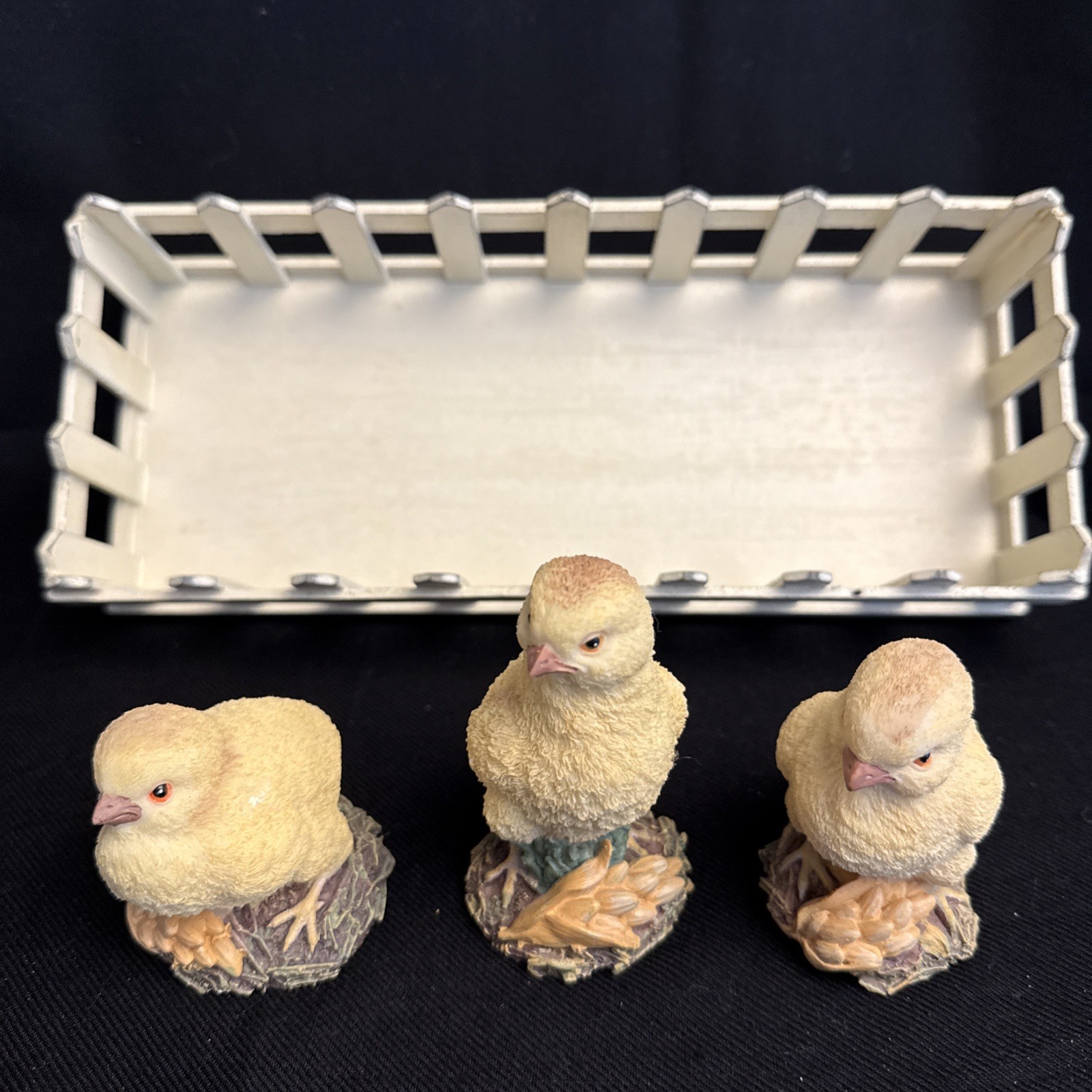 Baby Chick Farmhouse Decor, With Three Baby Chicks