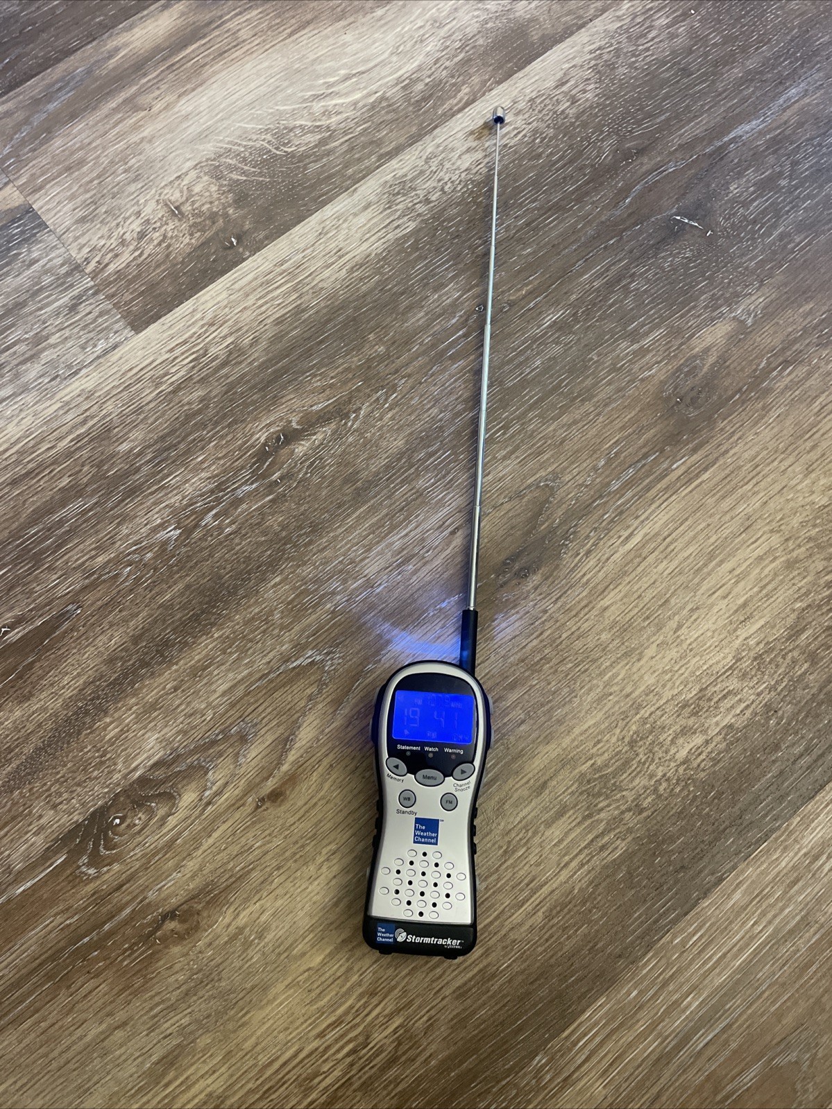 Weather Channel FM Alert Radio/Flashlight Hand Crank Rechargeable VEC438 TESTED