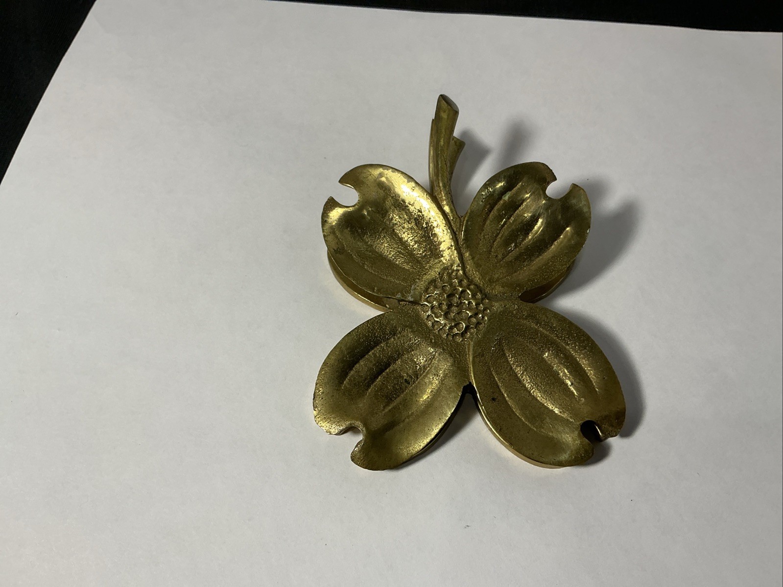 VTG. Virginia MetalCrafters Dogwood Flower Paper Weight / Clip