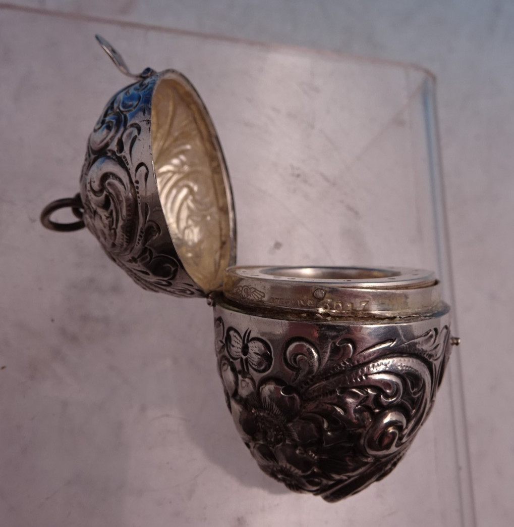 Shiebler Sterling Silver Nutmeg Sifter in Egg Form #3017 2 1/8" x 1 3/8" (#8733)