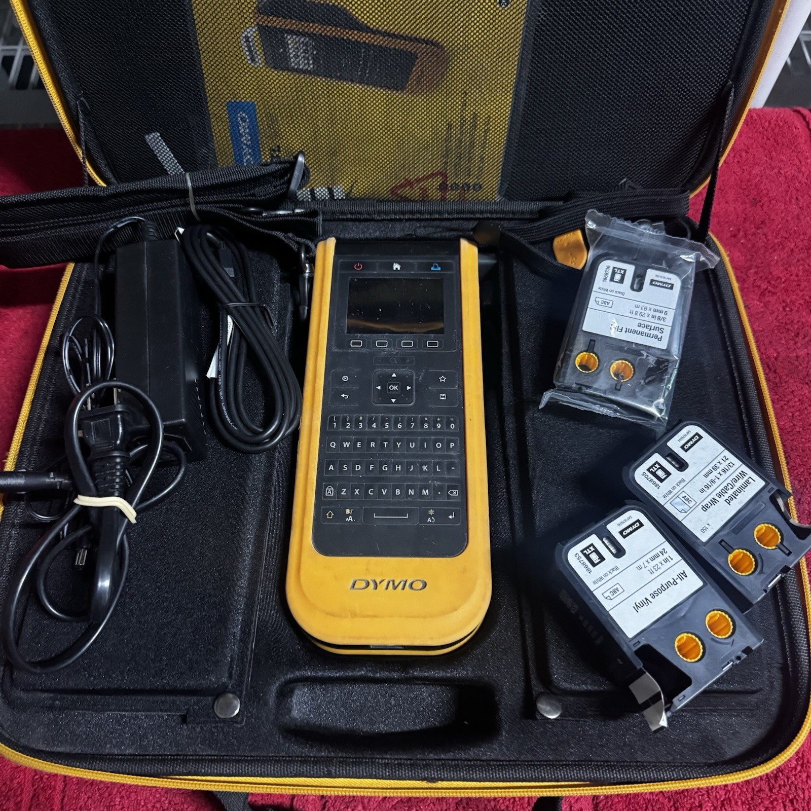 Dymo XTL 300 Label Maker with AC Adapter and Case Used