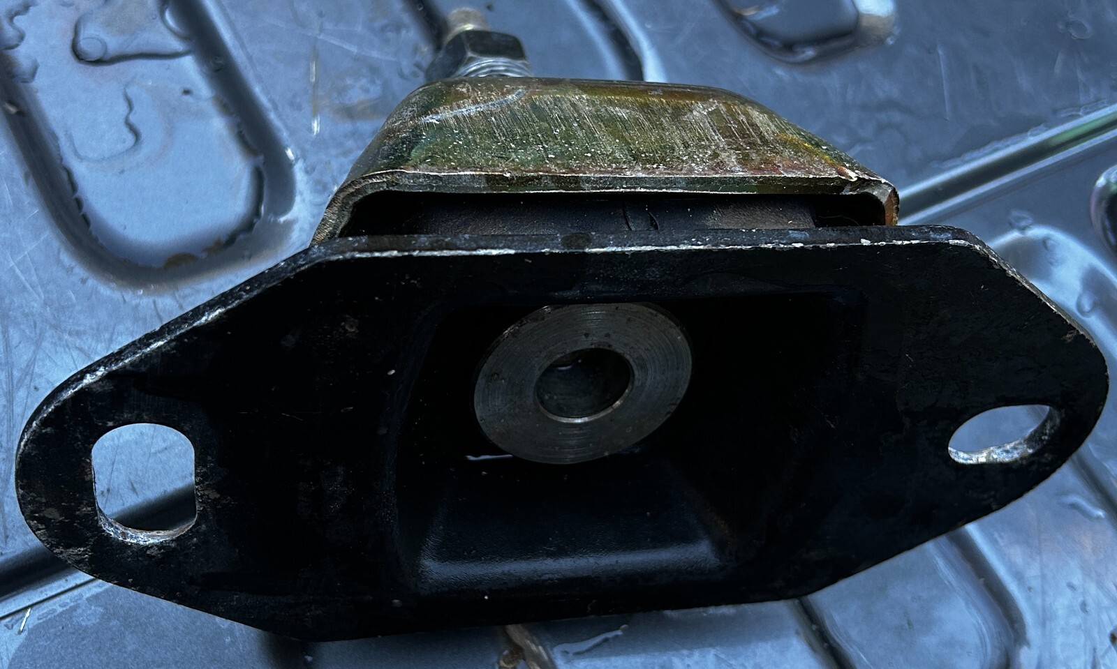 Volvo Penta D4 D6 Engine Mounts Mounting Feet Rubber Cushion 3595043 OEM