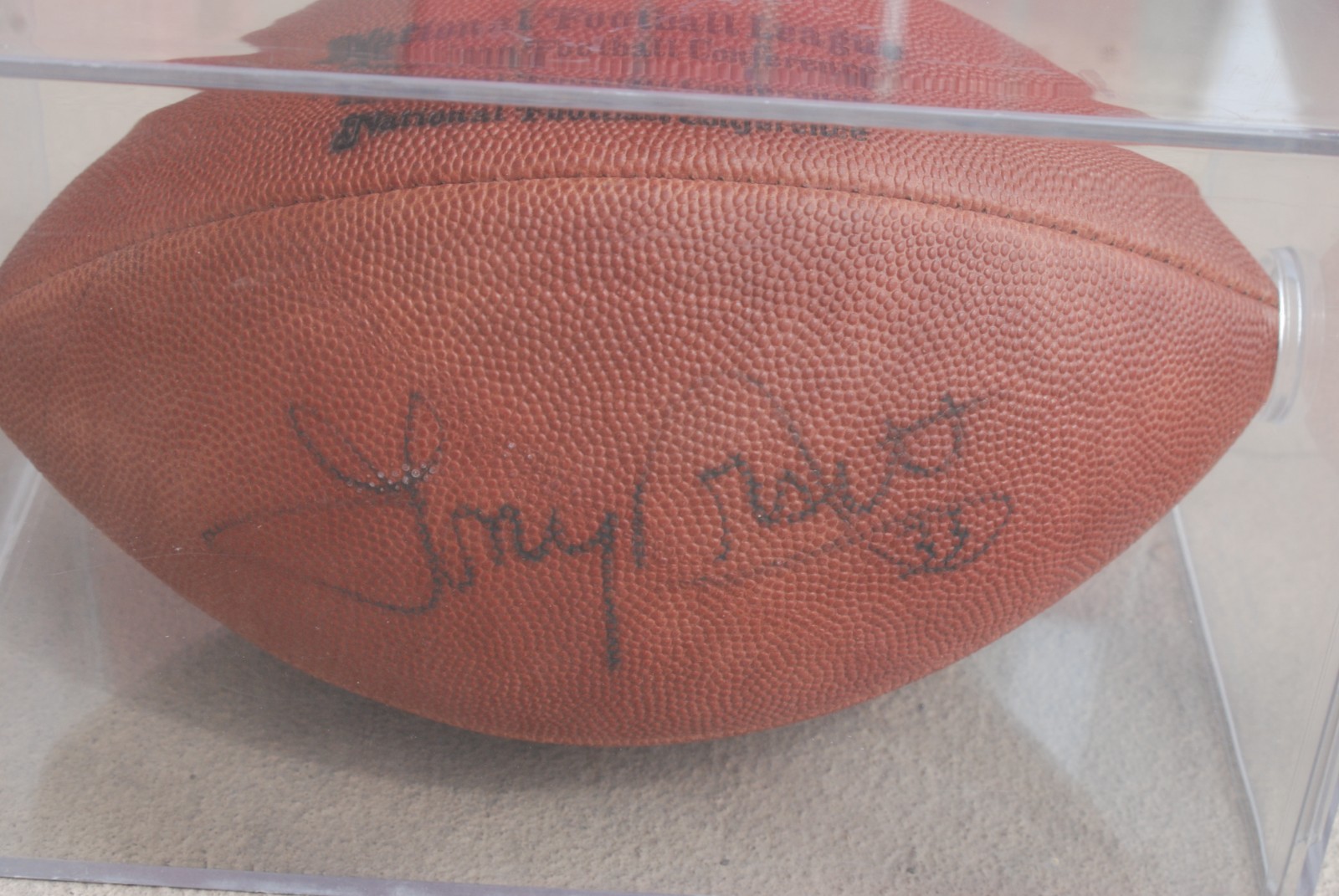 Tony Dorsett Autographed Official NFL Football. It comes with a Display Case.