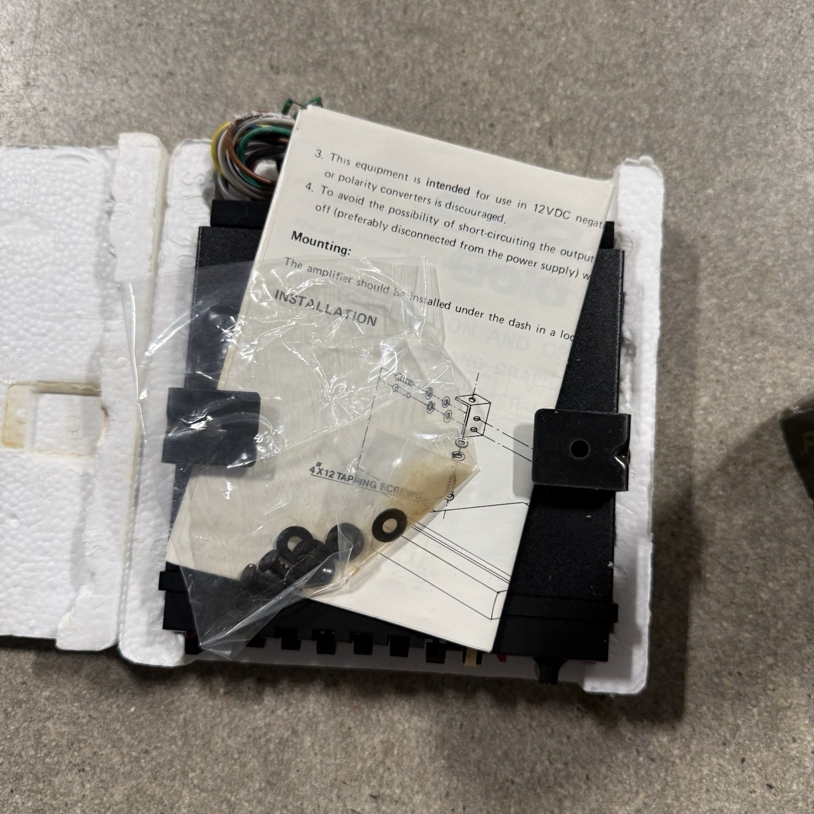 Pyramid SE403G Car Amplifier Equalizer Black Integrated Power *new Old Stock*