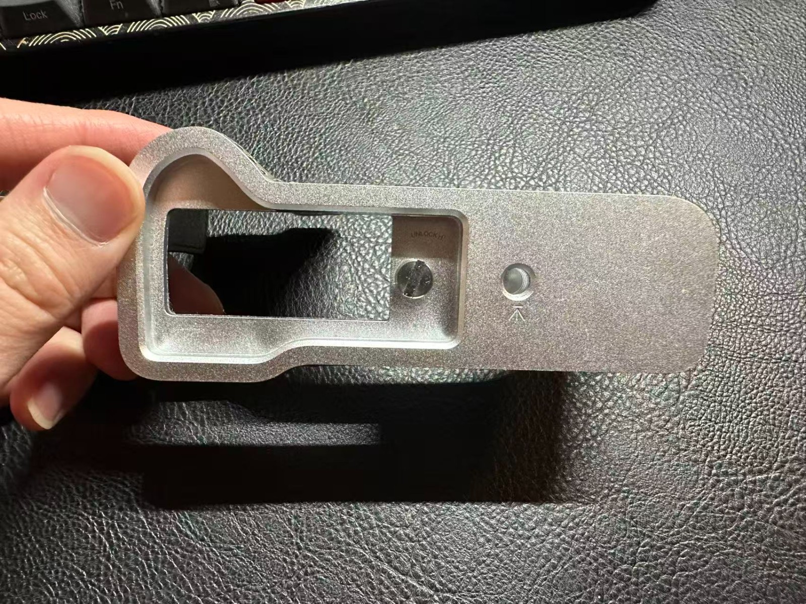 Canon PowerShot V1 Leather Half Case + 3x LP-E17 Batteries Kastar Charger