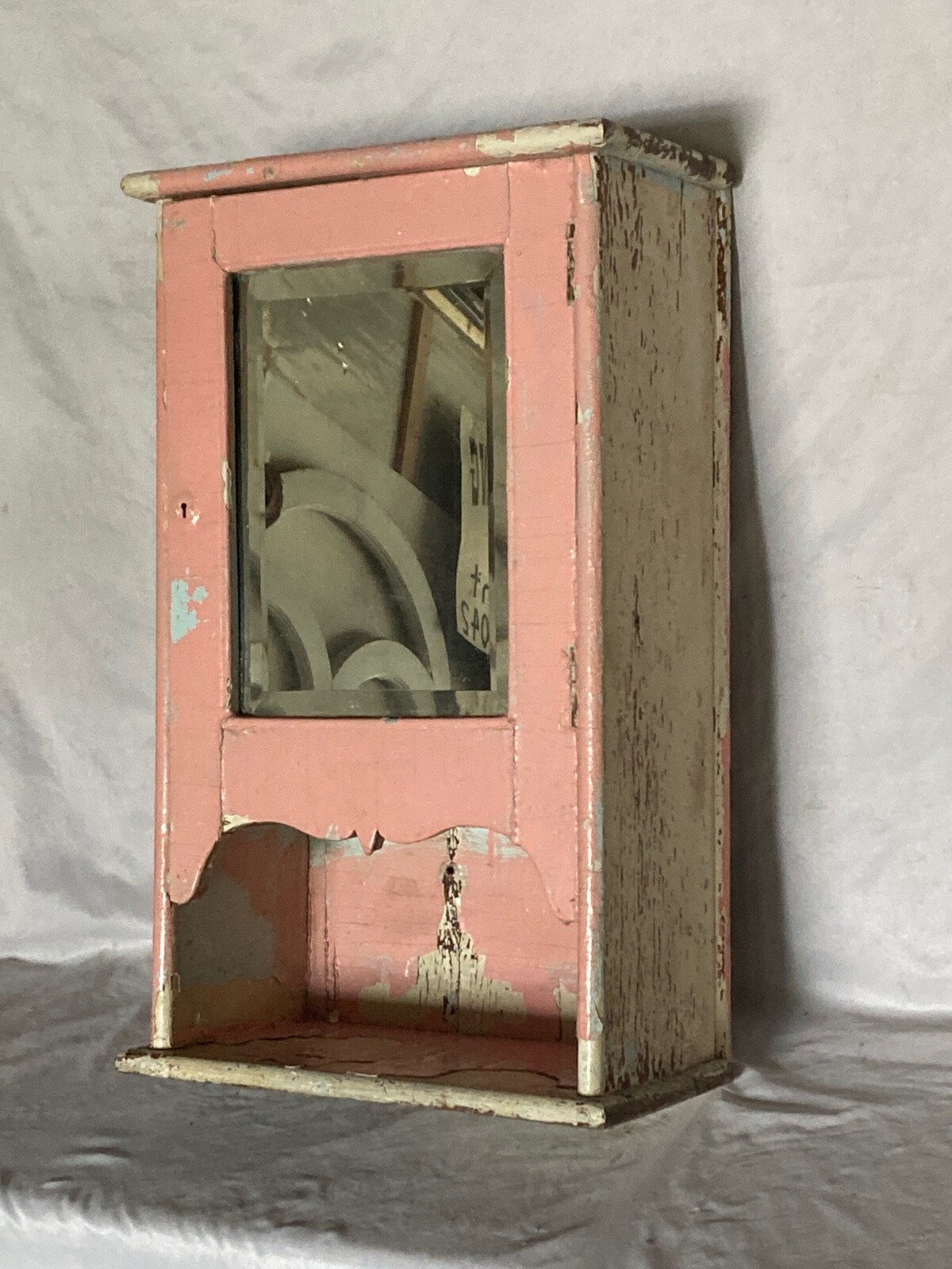 Shabby Antique Oak Medicine Cabinet Beveled Mirror Pink Cottage Chic Vtg 47-26E