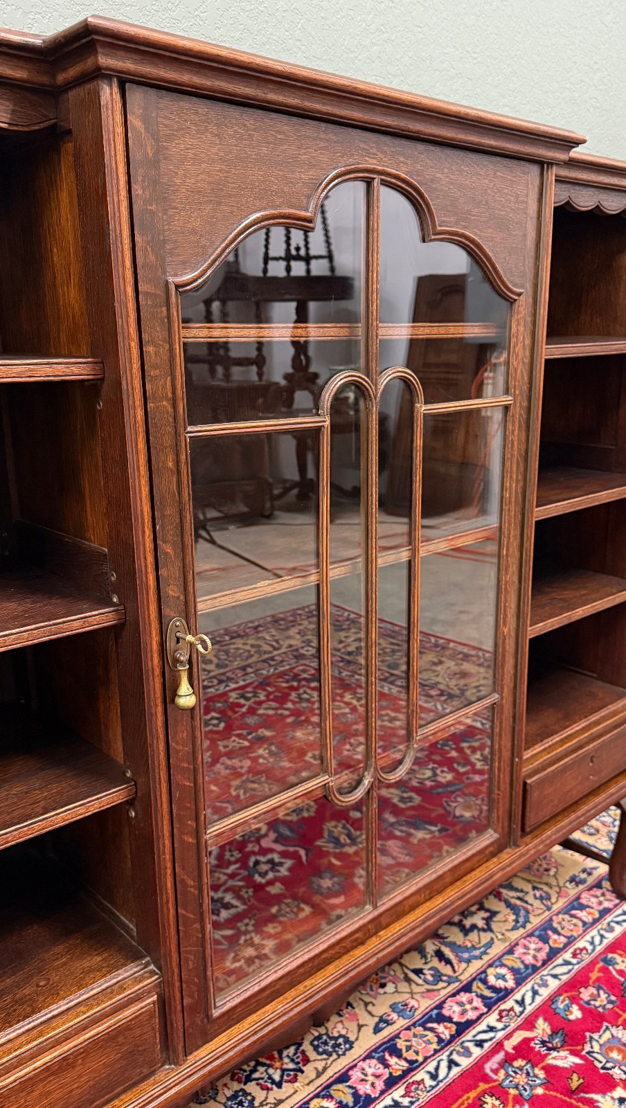 Antique English Bookcase Bookshelf Cabinet Glass Oak Queen Anne Legs 1920s-30s