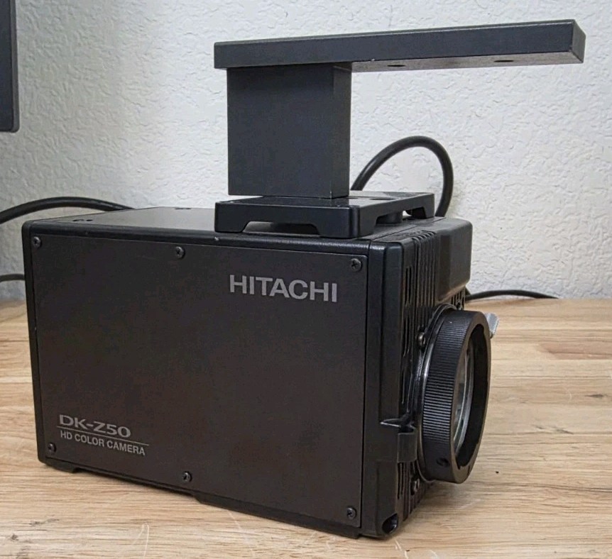 HITACHI DK-Z50 Multi-Format HDTV/SD Box Camera w/mounting bracket