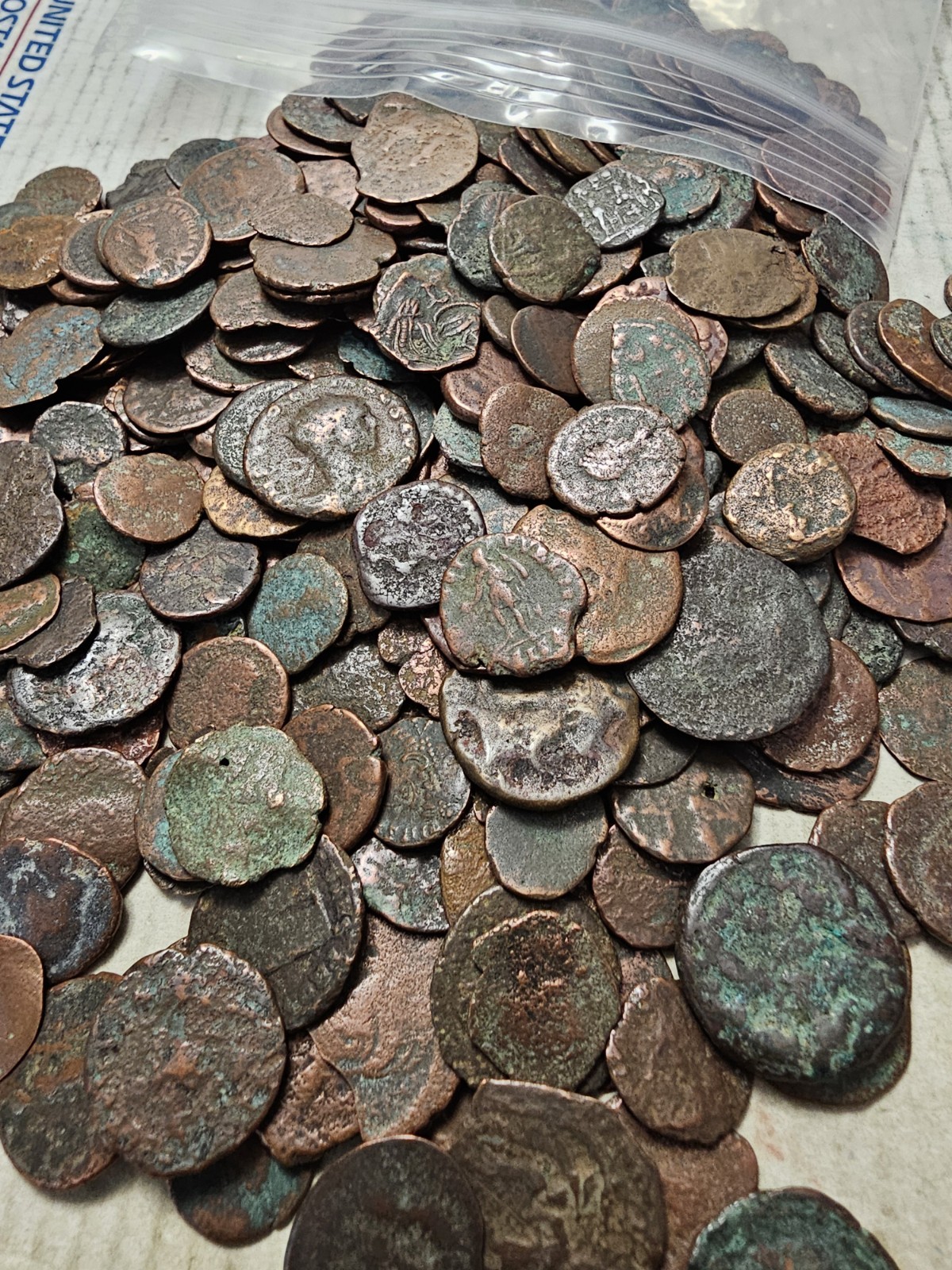 ONE (1) RANDOM ANCIENT ROMAN COIN LOW GRADE 200-500 AD BRONZE AE Greek Byzantine