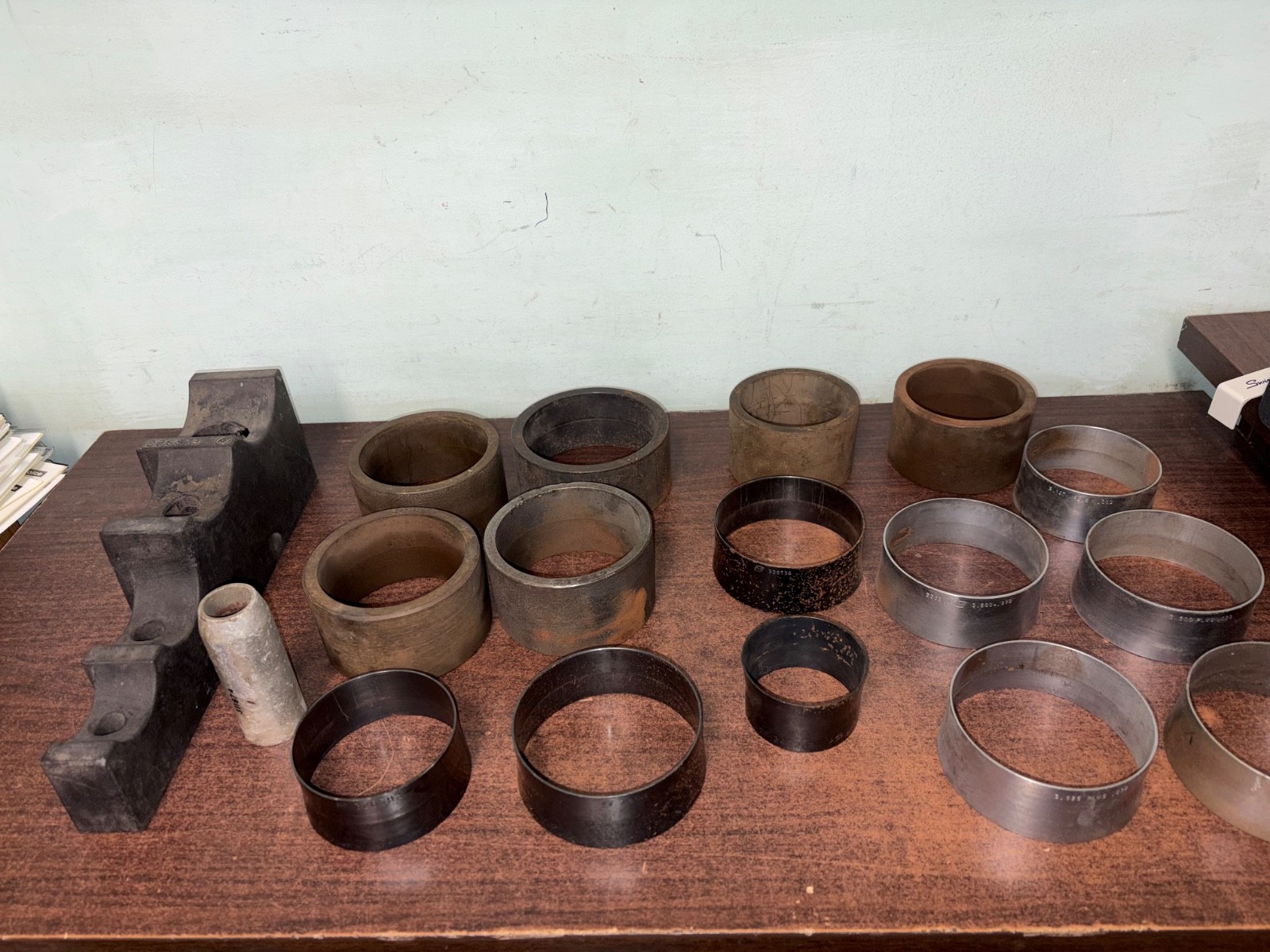 OMC  OEM EVINRUDE JOHNSON OUTBOARD POWERHEAD TOOLS PISTON TOOLS L1. B496