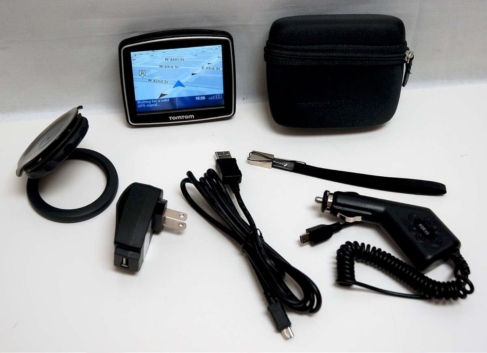 NEW TomTom ONE 130 S Car GPS Navigator Package Set 130s USA/Canada Maps BLACK