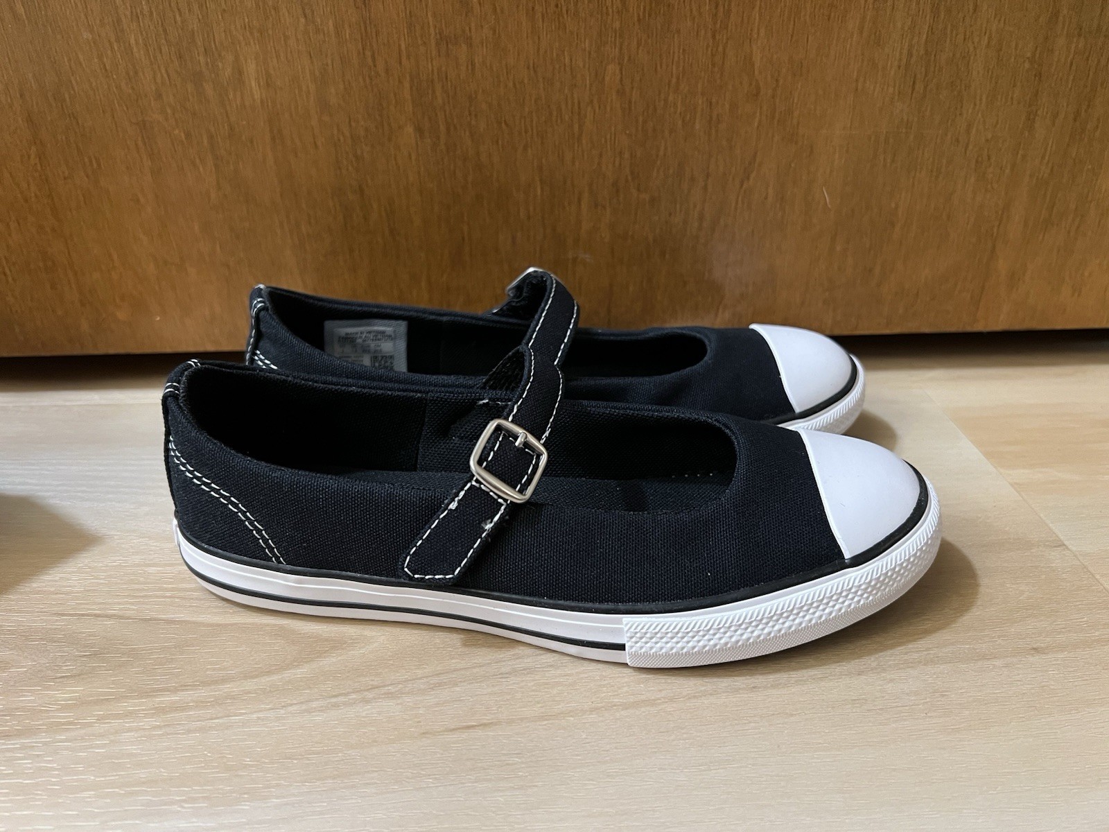 Converse Chuck Taylor All Star Youth Size 2 Black Dainty Mary Janes NEW In Box