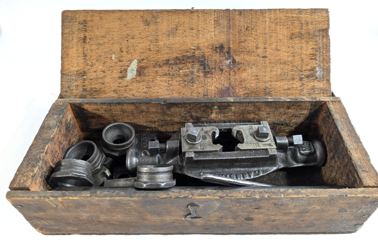 Armstrong Manual Pipe Threader Set, Die Heads, Handles, Antique