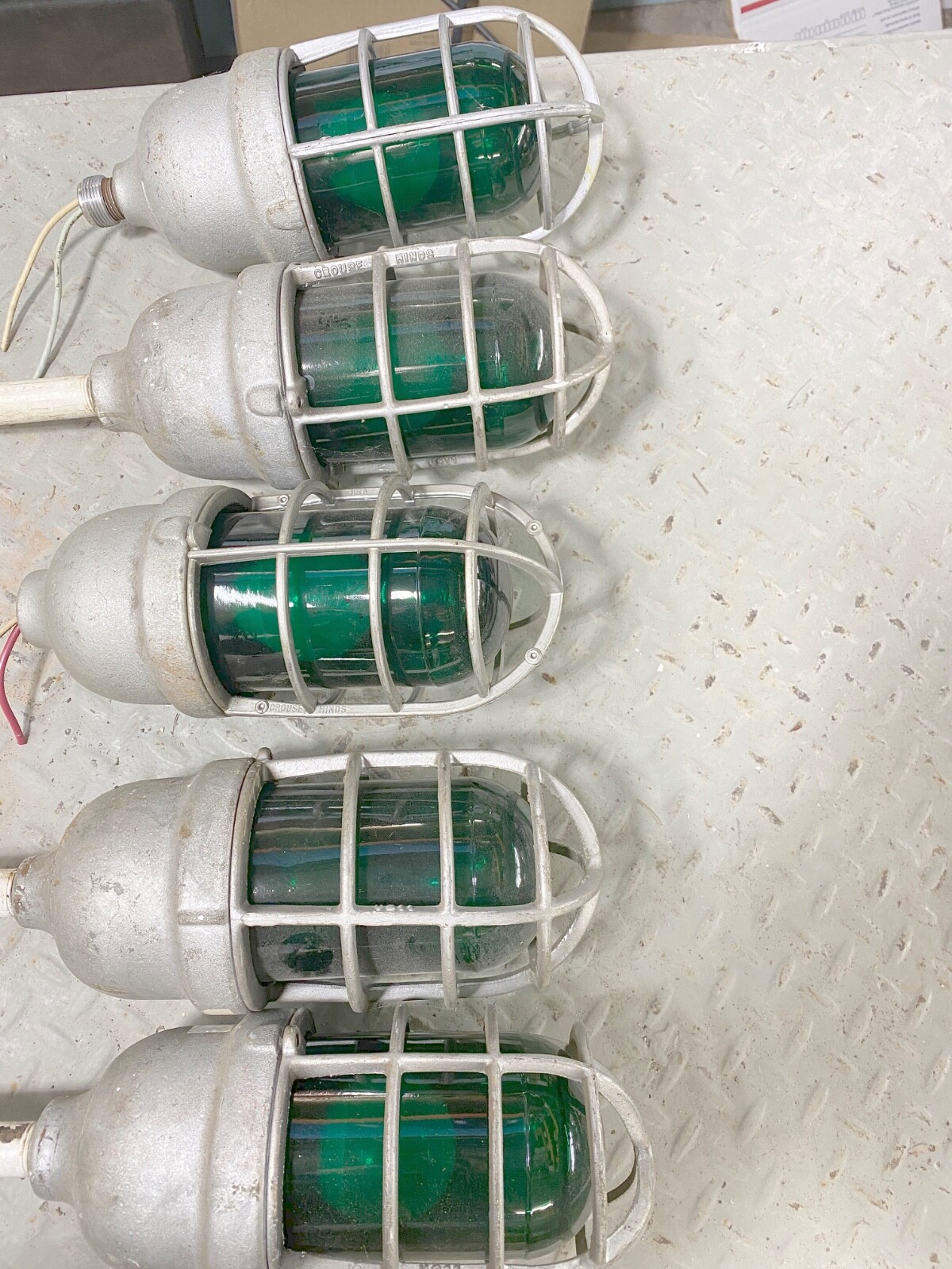 CROUSE-HINDS V911, 10.ST , 4-1/2" dia. Hazardous Condition Light Green