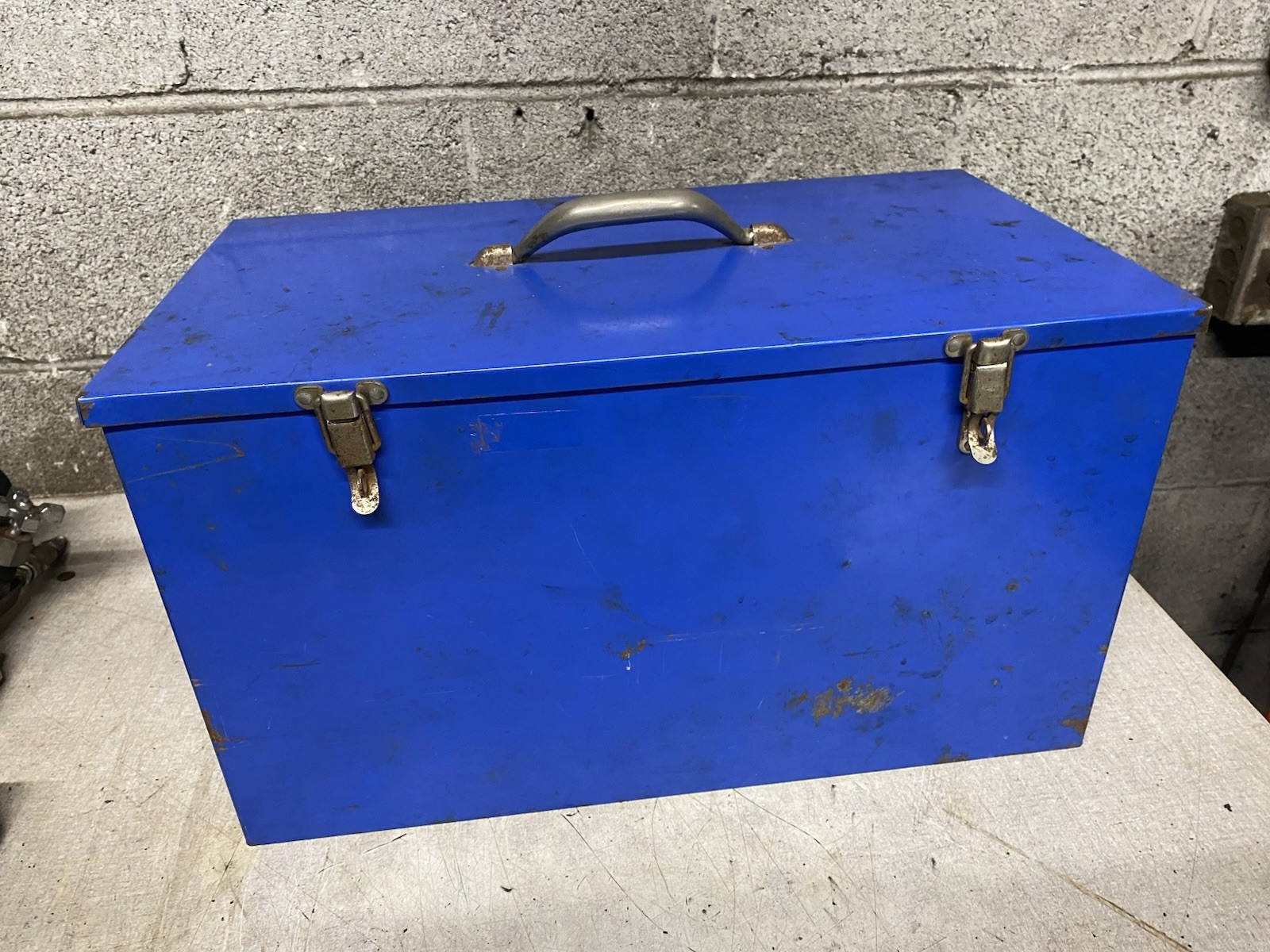 GP Tool GP 2020 Air Strut Spring Compressor with 4 Set Of Shoes, Working