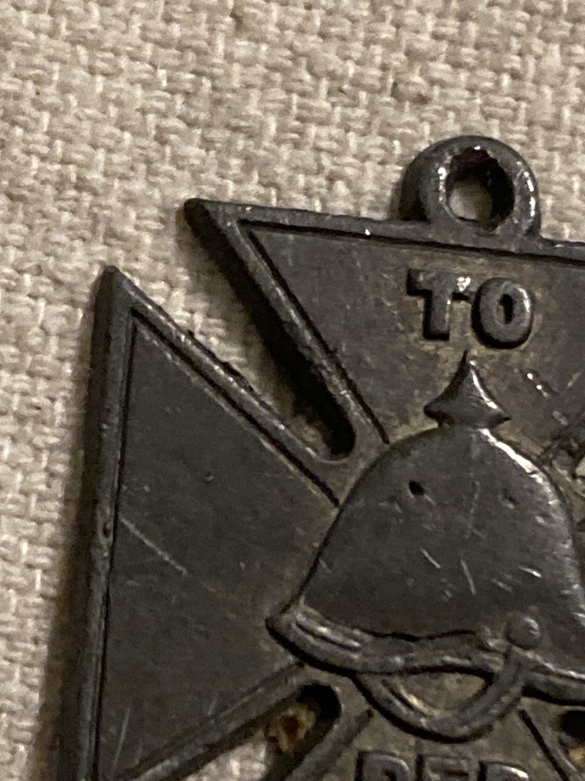 WW1 GERMAN TO DER KAISER IRON CROSS ANTI-GERMAN PROPAGANDA MEDAL BADGE LABEL ON