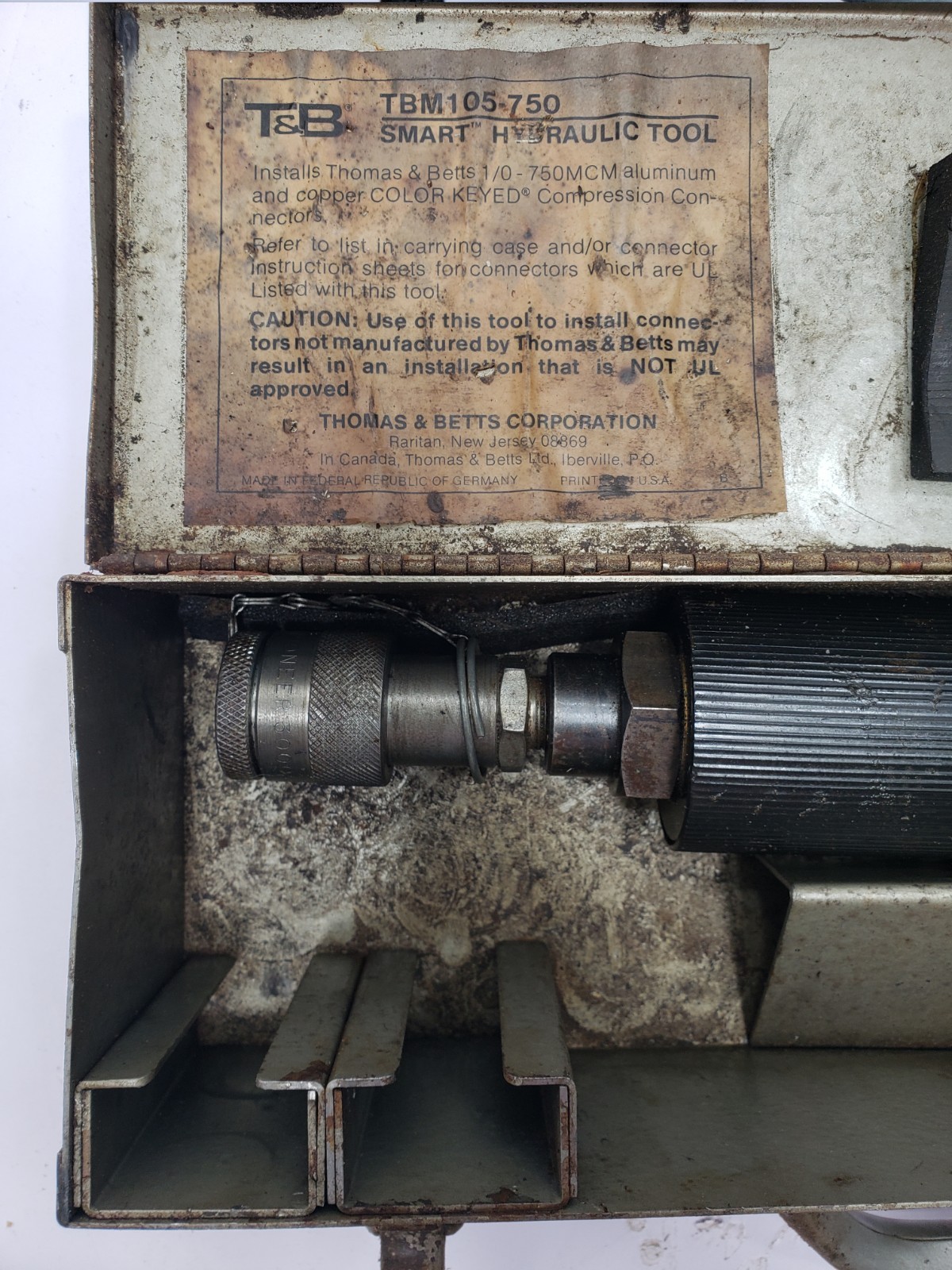 Thomas & Betts Dieless Hydraulic Crimping Tool Head TBM 105-750 Pre Owned