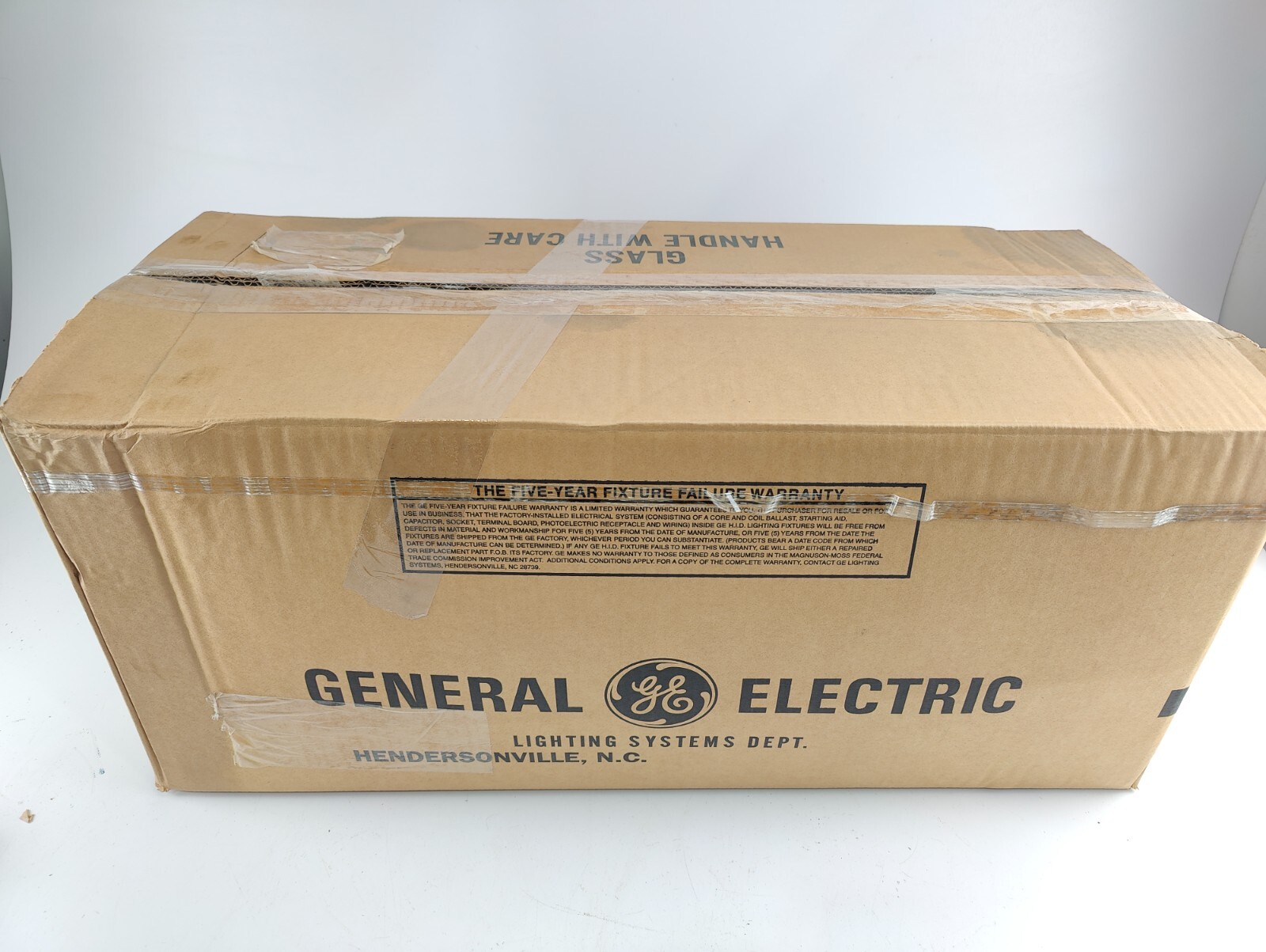 GE M-250R2 150 watt Street Light Fixture - NEW