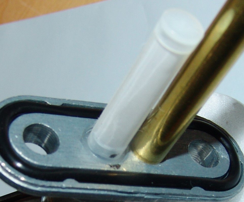 KAWASAKI FUEL PETCOCK PIPE/RESERVE FILTER SCREEN