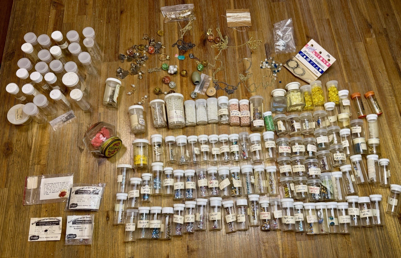 VNTG AB Swarovski Crystals (?) 1,000+ piece lot replacement jewelry set READ