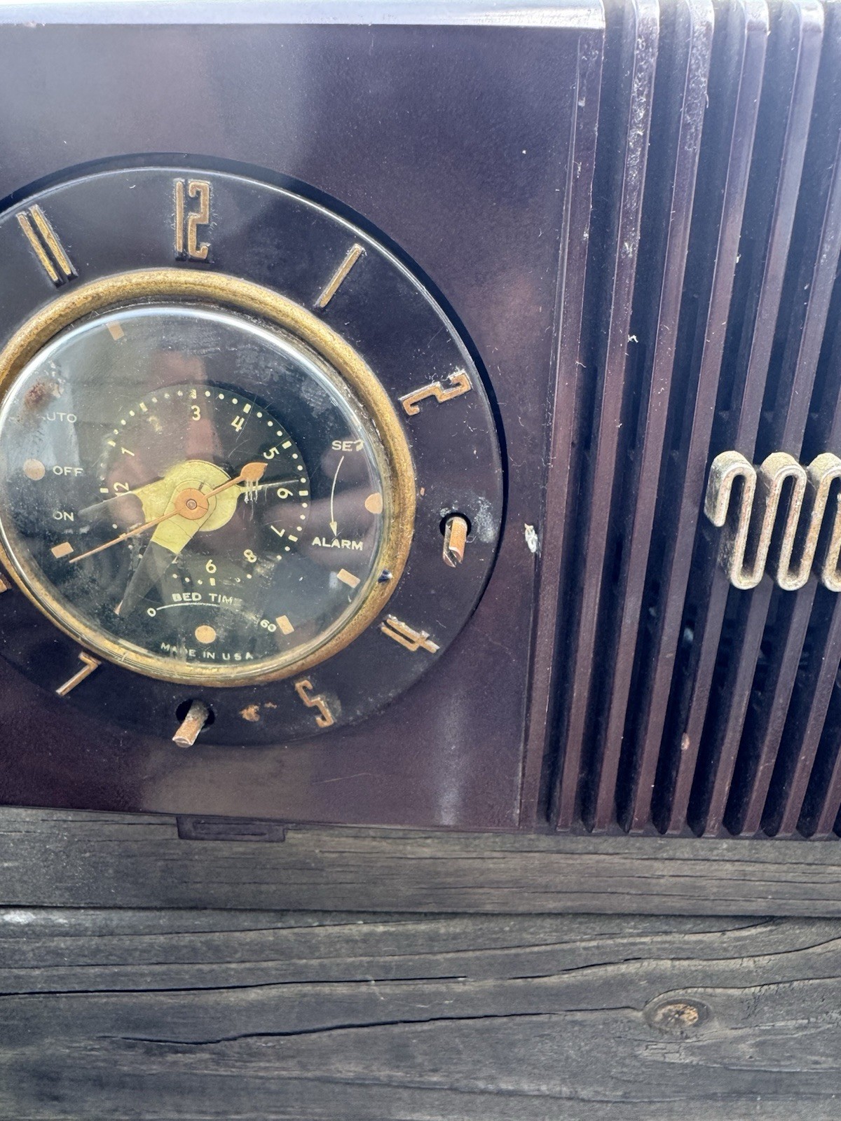 Vintage 1950 Motorola Model 51C Tube AM Clock Radio Works Brown Plastic