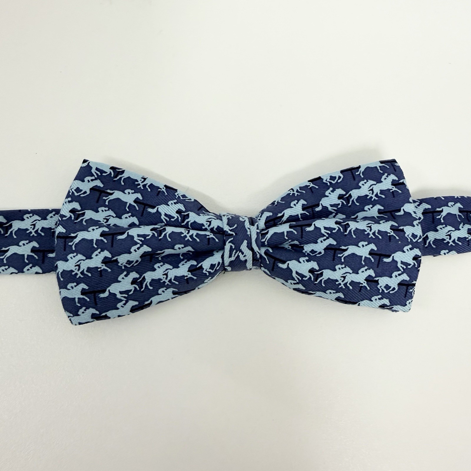 Vineyard Vines NEW Boy's Bow Tie Kentucky Derby Horses Navy Silk 2" (W) 6.5" (L)